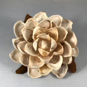 Flores artesanales de conchas marinas blancas, flores hechas a mano con conchas marinas, venta al por mayor a precio económico, artesanías naturales - Product Image 5
