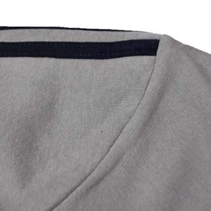 Ropa de gimnasio de color personalizado para hombre, nuevo y elegante chándal de algodón liso a granel, entrenamiento deportivo impreso, venta al por mayor para la temporada de invierno - Product Image 3