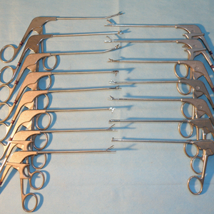 Instruments de chirurgie orthopédique pour prothèses articulaires, rétracteurs et plaques pour chirurgie osseuse arthroscopique, instruments de chirurgie de la hanche totale par arthroscopie par Blush surgical - Product Image 1