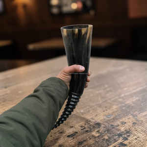 Tasse en corne de taureau hautement polie, artisanale, de luxe, en corne naturelle, au meilleur prix - Product Image 4