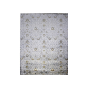 Alfombra Artesanal de Lana y Seda de Pelo Corto, Color Gris Plateado, para Sala de Estar Transicional con Diseño Damasco Champán - Product Image 1