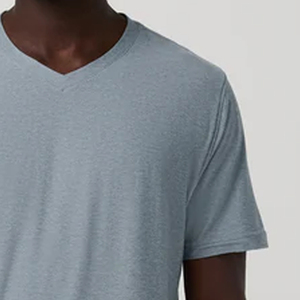 Conception de logo personnalisé, T-shirt pour homme de haute qualité, col en V, impression de logo personnalisé / couleur unie à prix avantageux pour l'été 2026 - Product Image 4