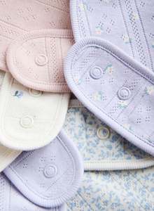 Bavoirs 95% bambou et 5% élasthanne avec poche anti-miettes, essentiel pour l'alimentation - Product Image 6