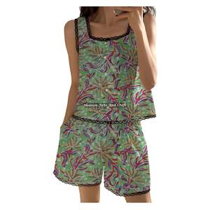 Ensemble pyjama floral imprimé pour femme en coton avec dentelle, short et haut sans manches, motif floral estival, imprimé au bloc, collection printemps/été, offre spéciale - Product Image 5