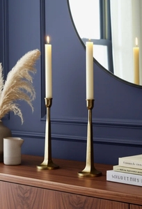 Porte-bougie conique en métal doré - Grand chandelier élégant avec tige conique pour centre de table sophistiqué - Product Image 2