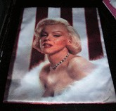 Housse de coussin à impression numérique Edgy Danger Face, housse de coussin décorative audacieuse et moderne pour canapé, chambre à coucher et décoration intérieure contemporaine - Product Image 3