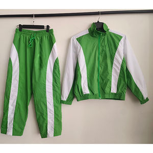 Vêtements de sport en gros : Survêtement de sport personnalisé pour homme, ensemble coupe-vent de gym 2 pièces, tenue de sport et streetwear (hoodie et short) - Product Image 2