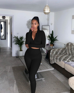 Ensemble sportif 2 pièces gris pour femme : haut zippé à manches longues et leggings taille haute en tricot uni de spandex et nylon - Product Image 5