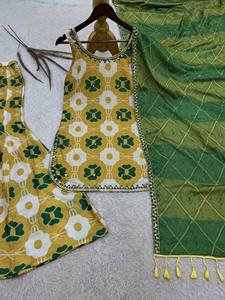 Nueva Colección de Moda: Conjunto de 3 Piezas Reversible con Top Elegante, Pantalones Plazzo y Hermosa Dupatta para Fiestas, Bodas y Diwali en Seda Chinon - Product Image 6