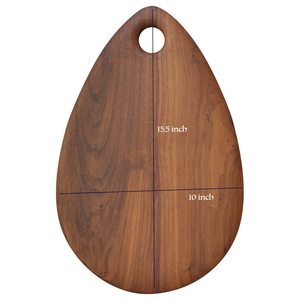 Planche à découper en bois unique en forme de larme, dotée de motifs de grain naturel riches et d'un trou supérieur intégré pour couper les légumes - Product Image 2