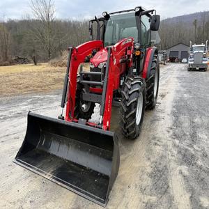 Massey Ferguson MF 5711 M 4x4, Equipo Agrícola Usado, Tractor M4x4 con Bomba, Motor y Caja de Cambios en Venta - Product Image 3
