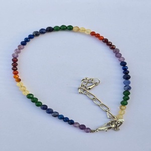 Pulsera de Piedras Mixtas, Hermosas Cuentas de Cuarzo y Ágata Naturales de Calidad, Artesanía en Piedras Semipreciosas con Grabado a Mano - Product Image 3