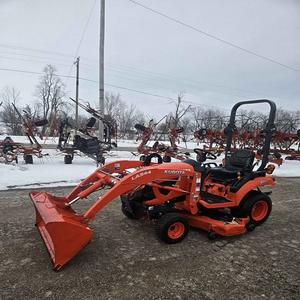 Livraison rapide du tracteur compact Kubota BX1880 d'origine, qualité supérieure, disponible pour une utilisation à la ferme ou au jardin. Achetez maintenant à prix réduit. - Product Image 6