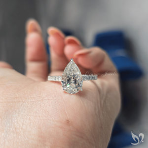 Bague de fiançailles de luxe en or blanc 10K avec diamant de laboratoire en forme de poire 3 carats, sertie pavé style Cathédrale, certifiée IGI - Product Image 5