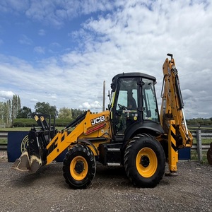 Chargeuse-pelleteuse JCB 3CX avec composants durables, système hydraulique fluide et large compatibilité d'accessoires - Product Image 1