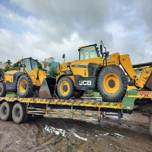 รถยกเทเลแฮนด์เลอร์ไฟฟ้า JCB อันทรงพลัง สร้างขึ้นเพื่อการก่อสร้างอัจฉริยะ ให้การควบคุมที่ราบรื่น รับน้ำหนักได้มาก และเชื่อถือได้ - Product Image 1