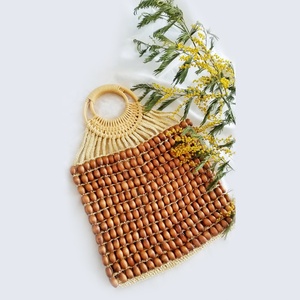 Bolso con cuentas de hilo de nuevo diseño y bolso de ganchillo con asa de bambú y bolso de mujer - Product Image 1