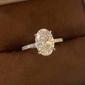 Bague de fiançailles vintage ovale en moissanite plaqué rhodium argent 925, sertie à griffes, unisexe, bijoux certifiés IGI - Product Image 3
