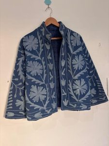 Veste courte en coton et laine brodée à la main, style Suzani, pour femme, coupe-vent, écologique, chaude pour l'hiver, idéale pour les fêtes sur la plage - Product Image 2