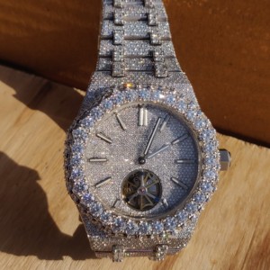 Relojes de cuarzo de acero inoxidable con movimiento automático digital de lujo, totalmente cubiertos de diamantes, diseño personalizado, estilo hip hop, con diamantes de moissanita VVS. - Product Image 4