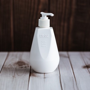 Gel douche hydratant pour le corps, taille adulte standard, tous types de peau, unisexe, Singapour, 300 ml, liquide - Product Image 1