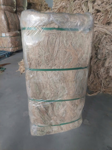 Fibre de banane dorée naturelle pour la tressage de paniers et la décoration intérieure - Product Image 3