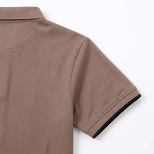 Polo piqué de performance pour homme – Marron terre, style tactique, haut décontracté avec bordures contrastées et coupe athlétique - Product Image 3