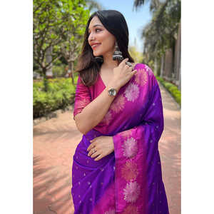Sari en soie douce de couleur violette avec bordure florale en zari tissé, robes de soirée élégantes - Product Image 2