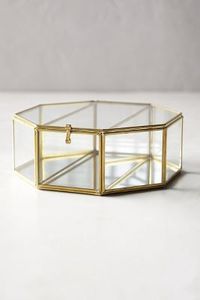 Caja de joyería hexagonal de cristal con marco dorado y tapa transparente para guardar pulseras y anillos - Product Image 3