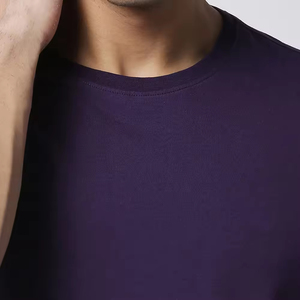 เสื้อยืดผู้ชายสีดำล้วน ผ้าฝ้าย แขนสั้น คอกลม ทรงปกติ สวมใส่สบาย ระบายอากาศได้ดี ผ้าถักเจอร์ซีย์ - Product Image 5
