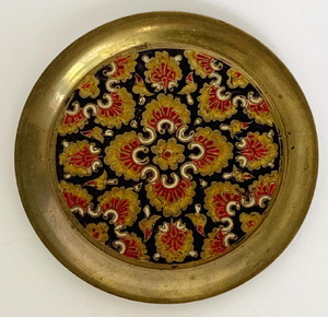 Collection de sous-verres ronds en laiton, ornés de motifs de feuilles gravés avec délicates sculptures, disponibles à prix de gros. - Product Image 5