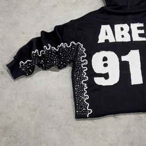 Fabricant d'écusson de broderie vieilli personnalisé 500GSM French Terry Boxy Cut Edge Raw Hem Cropped Rhinestone Hoodies - Product Image 3