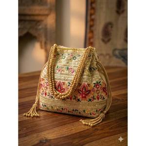 Bolsitas de Seda Natural con Bordado Floral, Ligeras, Hechas a Mano, para Recuerdos de Boda Étnicos y Regalos Multifuncionales para Invitados - Product Image 1