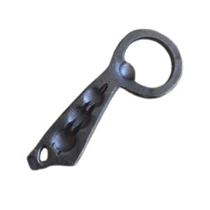 Ouvre-bouteille en fer au design élégant, finition mate noire, idéal pour la décoration de bar, accessoires de bar, ou comme cadeau. - Product Image 6