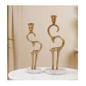 Porte-bougie en aluminium design vintage, paire de cerfs, avec base en marbre, figurine sculptée, décoration de table artisanale, Noël, or et blanc - Product Image 3