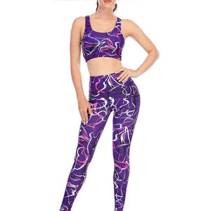 Ensemble de yoga imprimé par transfert thermique intégral, respirant, soutien-gorge de sport et legging, fabriqué au Pakistan - Product Image 4