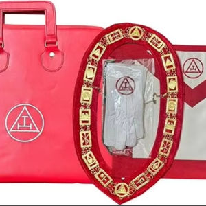 Conjunto de Regalia Masónica del Arco Real – Mandil de Capítulo, Collar de Cadena, Guantes y Estuche de Transporte – Kit Masónico para Sacerdote Superior/Excelente Compañero - Product Image 1