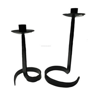 Soportes de velas de hierro y metal cónico con base tallada Candelabros de boda de hierro forjado con acabado negro - Product Image 4