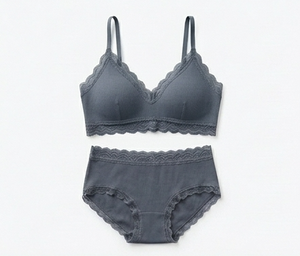 Conjunto de sujetador sin aros con ribete de encaje gris y bragas hipster sin costuras de cintura media, ropa interior de punto de elastano y poliéster - Product Image 1