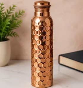 Hot Sell Pure Copper Water <b>Bottle</b> With Diamond Hammered Design Leak Proof Ayurvedic Drinking Vessel For Yoga Office & Fitness - Product Image 3