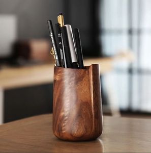 Organisateur de stylos en bois durable pour le bureau, support décoratif en bois pour accessoires de bureau, porte-stylos en bois au design naturel intemporel - Product Image 4