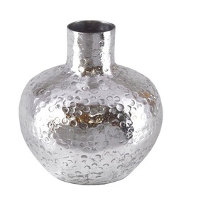 Vases à fleurs en métal de style royal pour la décoration de table, vases modernes pour le salon, la maison et les fêtes. - Product Image 4