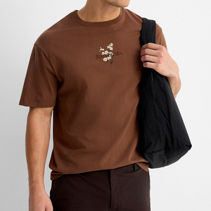 Camiseta de Cuello Redondo para Hombre, Casual, Personalizada, de Primera Calidad, Ecológica, 100% Algodón Tejido, con Estampado Serigrafiado - Product Image 1