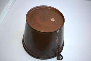 Cubo de Metal Hecho a Mano con Acabado Rústico para Decoración del Hogar - Product Image 3