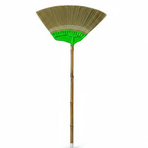 Kelelawar Rayung, Escoba con Mango de Bambú, Herramienta de Limpieza Tradicional Indonesiana de Fibra Natural - Product Image 3