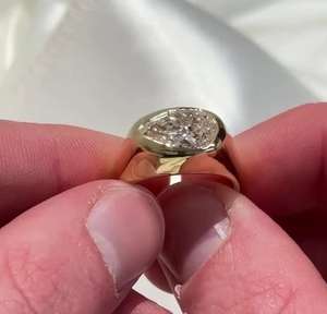 แหวนเพชรทรงลูกแพร์ 2.01 กะรัต VS1 รับรองโดย IGI ตัวเรือนทองคำแท้ 14k สำหรับผู้หญิง เหมาะสำหรับเป็นของขวัญหมั้น - Product Image 2