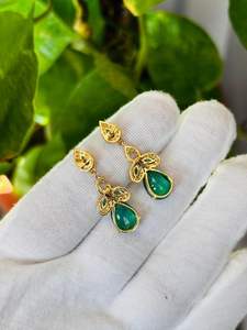 Pendientes Colgantes de Esmeralda Natural en Plata de Ley 925 con Baño de Oro de 14K, Corte Pera, Joyería Elegante para Bodas y Fiestas, Regalo de Piedras Preciosas para Mujer - Product Image 3