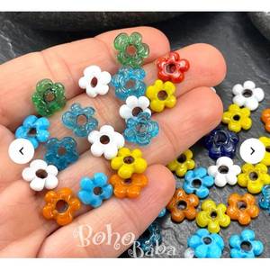 Cuentas de Vidrio Transparentes con Forma de Flor, Cuentas Coloridas para Joyería DIY, para Collares, Pulseras, Decoración de Bolsos y Manualidades - Product Image 1