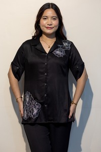 Camisa Negra de Algodón de Primera Calidad para Mujer, para Uso Diario Informal y para Fiestas, Compre Directamente del Proveedor, Exportación a Granel de la India - Product Image 2