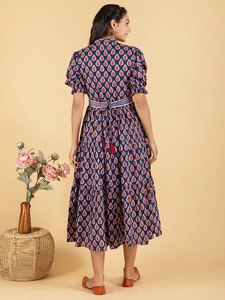 Nouvelle arrivée de robe longue élégante 100% coton pour femmes imprimé à la main en vert décontracté et lavable avec décoration de boutons - Product Image 3